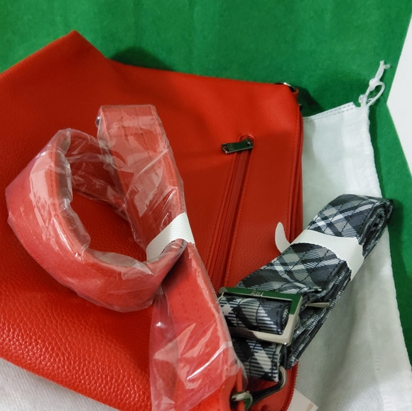 Lug Flare XL Vegan Crossbody Bag, Poppy Red - Picture 9 of 9